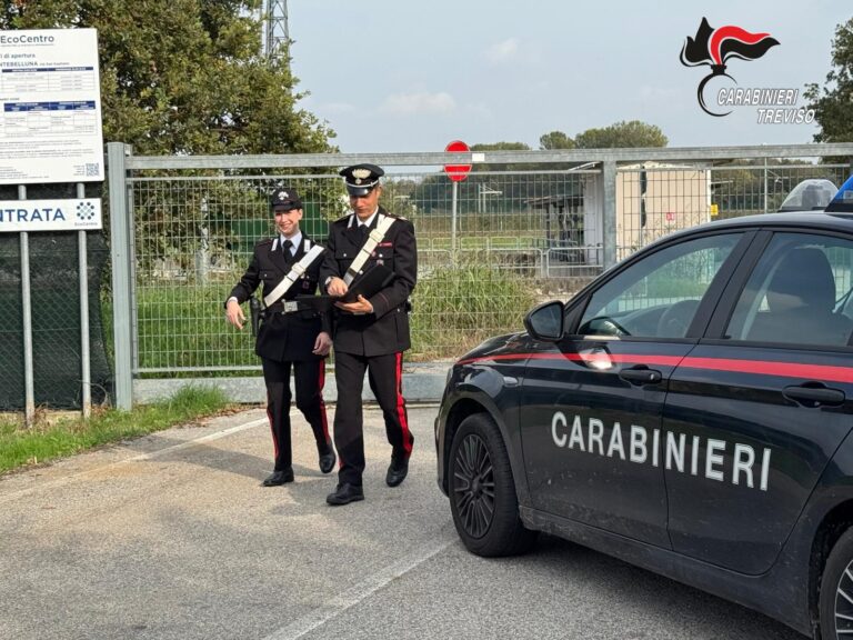 Butta il materasso “salvadanaio” nella spazzatura, recuperato dai Carabinieri