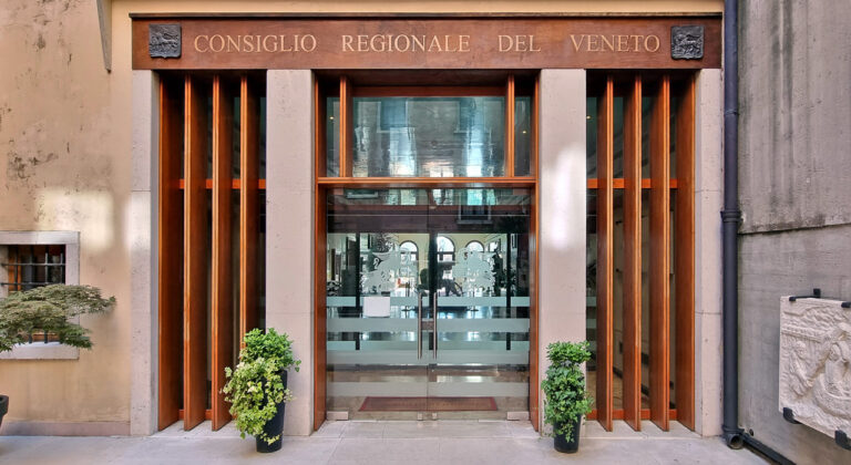 Veneto, assestamento di bilancio approvato: 168 milioni di euro in più per rispondere alle priorità del territorio