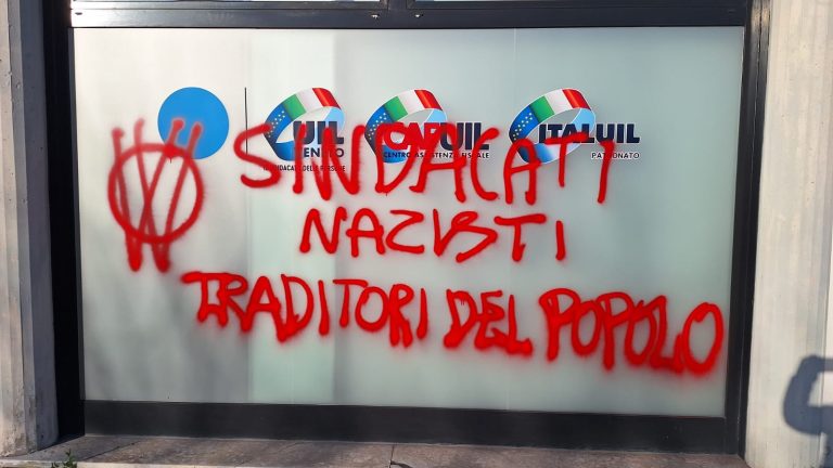 Imbrattate le vetrine della sede Uil di Vicenza: “Non ci facciamo intimidire”