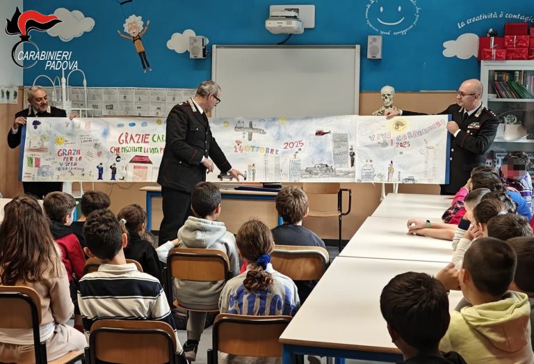 Abano Terme, gli alunni della “Busonera” omaggiano i carabinieri caduti a Castel D’Azzano