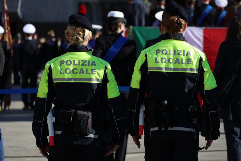 Viola il divieto di avvicinamento alla suocera: arrestata a Venezia