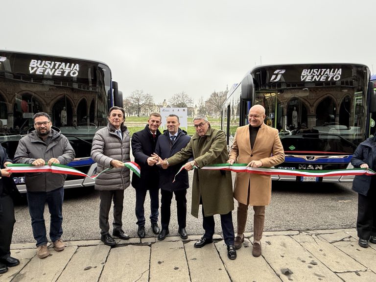 Nuovi bus a metano nella flotta extraurbana di Busitalia Veneto, Ruzza: “Già investiti 300 milioni per rinnovare il 50% della flotta”