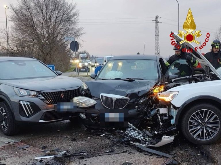 Incidente a Lonigo: scontro tra tre auto, una persona lievemente ferita