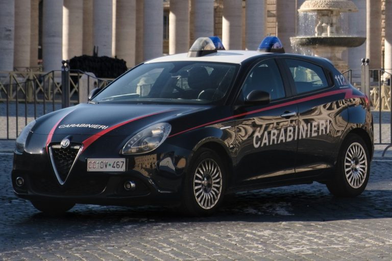 Vedelago, entra in casa dell’ex e la minaccia di diffondere suoi video intimi: 47enne arrestato