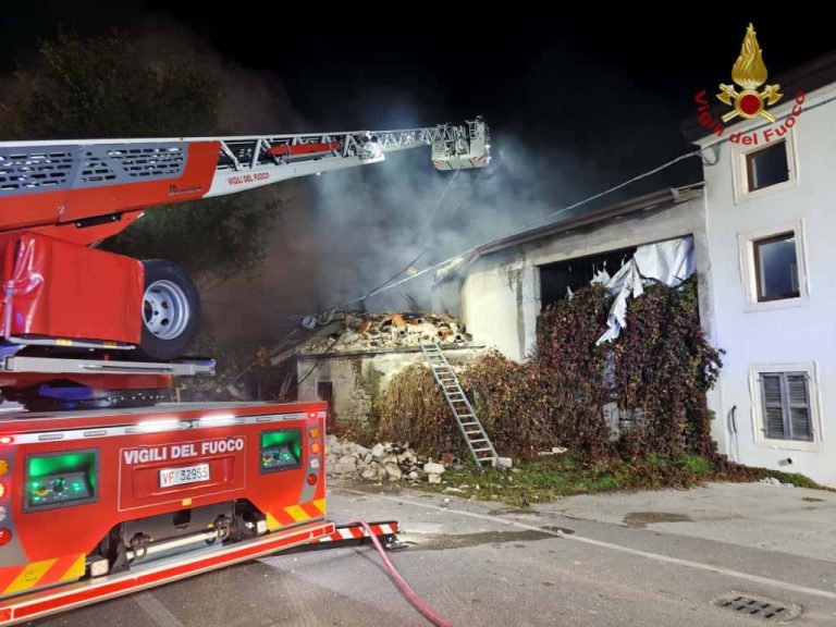 Tragedia a Castel d’Azzano (Verona): tre carabinieri morti nell’esplosione di un casolare