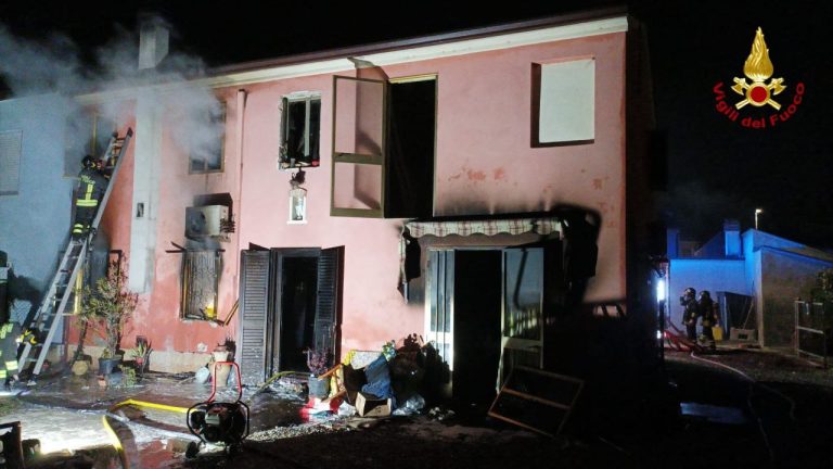 Cerea, incendio in abitazione: due persone trovate senza vita