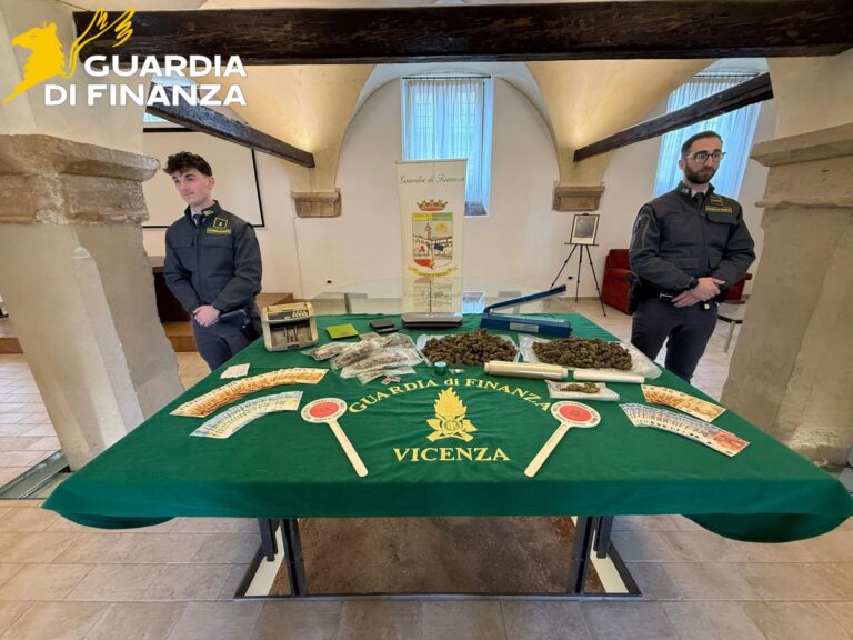 Vicenza, maxi operazione antidroga: sequestrati oltre 1,2 kg di marijuana e 4mila euro