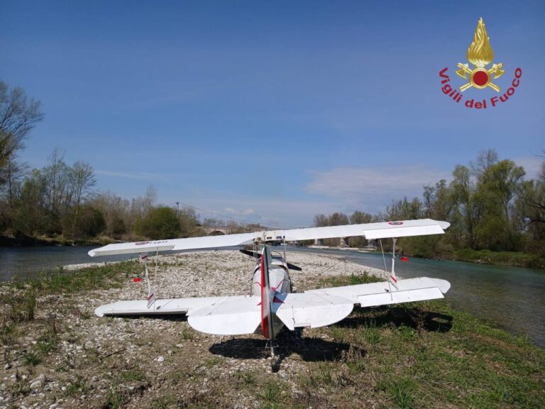 Fontaniva, atterraggio di emergenza per un ultraleggero