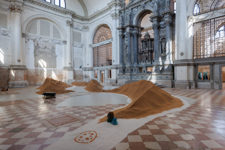 Ocean Space riscrive il significato del rimpatrio culturale con la mostra Tide of Returns a Venezia