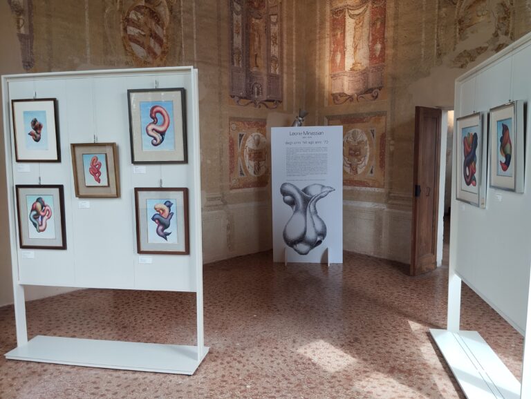 Rovigo, a Pasqua boom di presenze alla mostra di Leone Minassian: in visita anche Vittorio Sgarbi