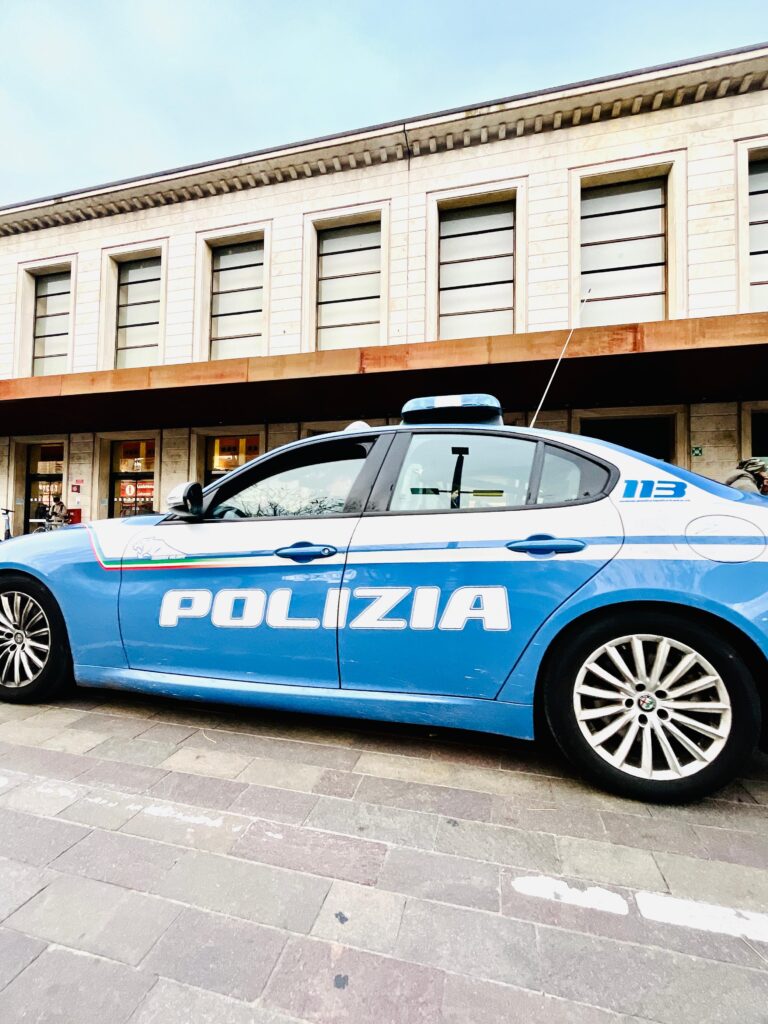 Favaro Veneto, incendio in un condominio: due persone tratte in salvo