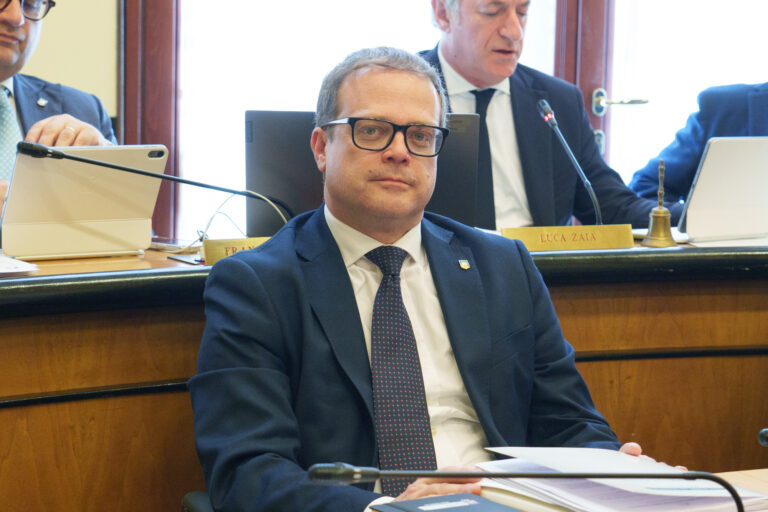 Dalla Regione quasi 20 milioni ai Comuni padovani: fondi per strade, ciclabili, palestre e innovazione