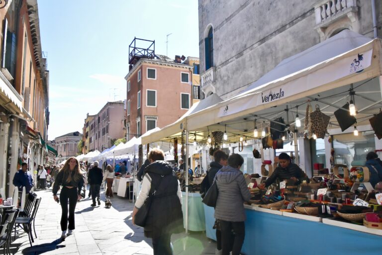 Venezia, aperta la Fiera di Pasqua tra qualità e tradizione