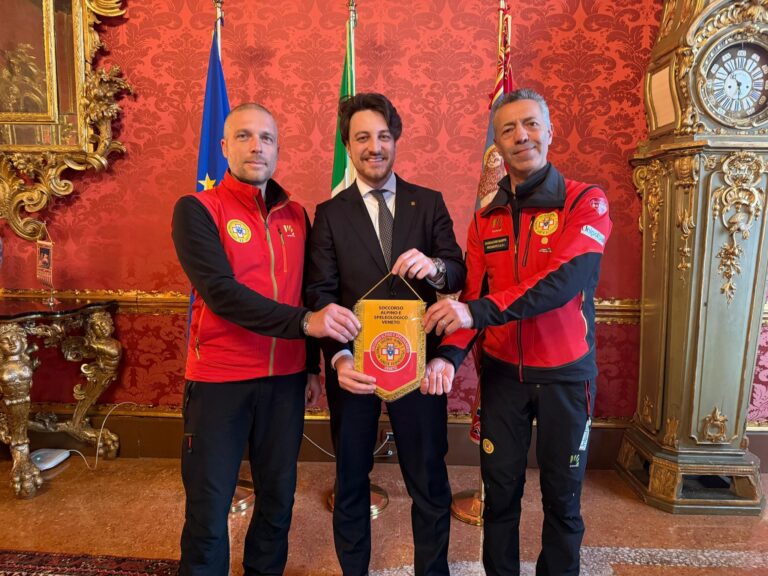 Soccorso Alpino Veneto, oltre mille interventi nel 2025. Stefani: “Angeli protettori della montagna”