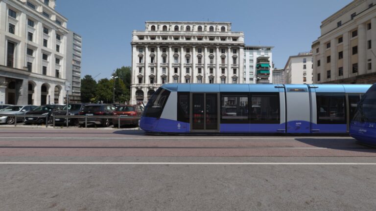 Padova, il tram Sir3 entra nella fase decisiva: al via le prove notturne sulla nuova linea