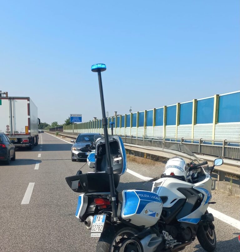 Scontro tra auto e camion sulla SR308, traffico rallentato verso Padova