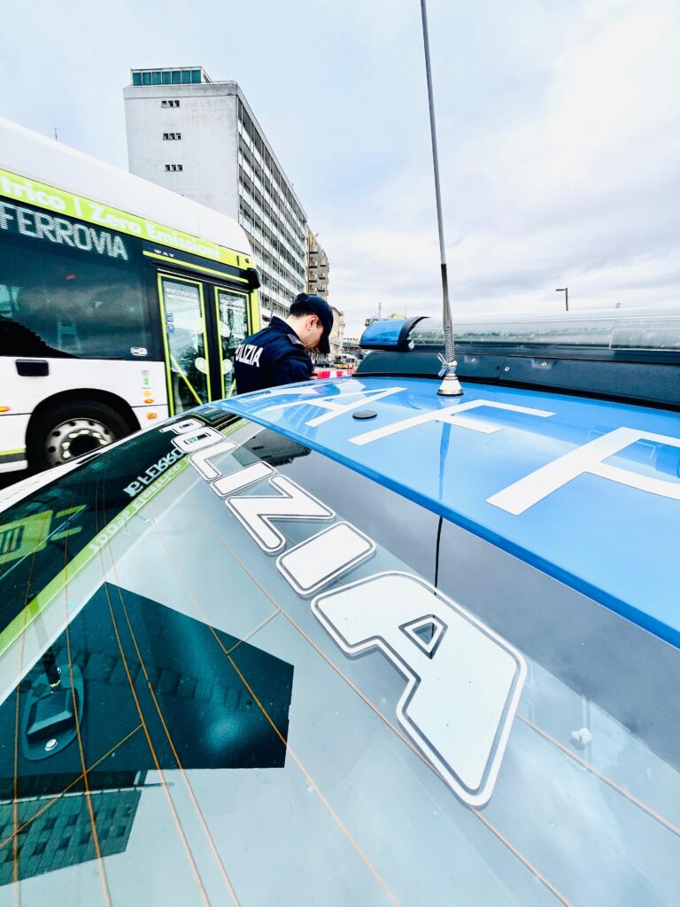 Padova, verificatori di Busitalia spintonati e colpiti all’autostazione: foglio di via per i due aggressori