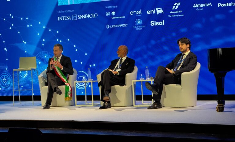 Stefani sull’intelligenza artificiale: “Le trasformazioni si governano mettendo al centro l’essenza dell’essere umano”
