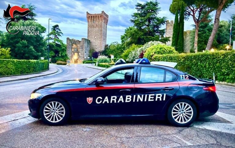 Este, SUV sospetto sulla Regionale 10: nel bagagliaio refurtiva per oltre 6 mila euro, denunciati due uomini