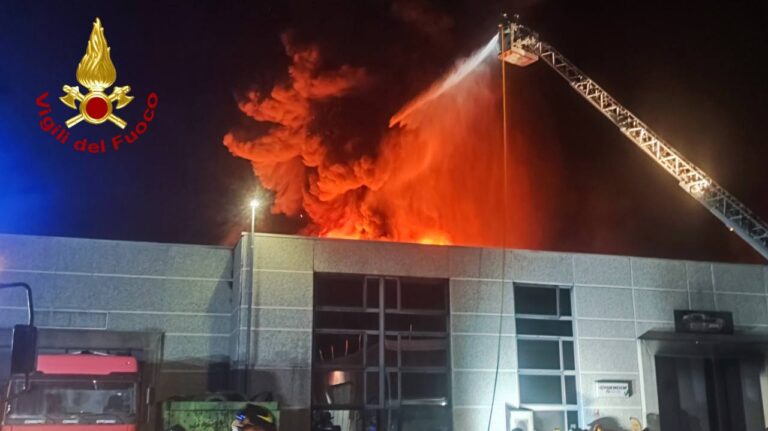 Incendio nell’azienda del sindaco di Malo, vicinanza bipartisan