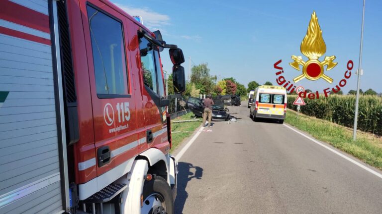 Incidente ad Altivole, scontro tra due auto in via Edificio: due feriti