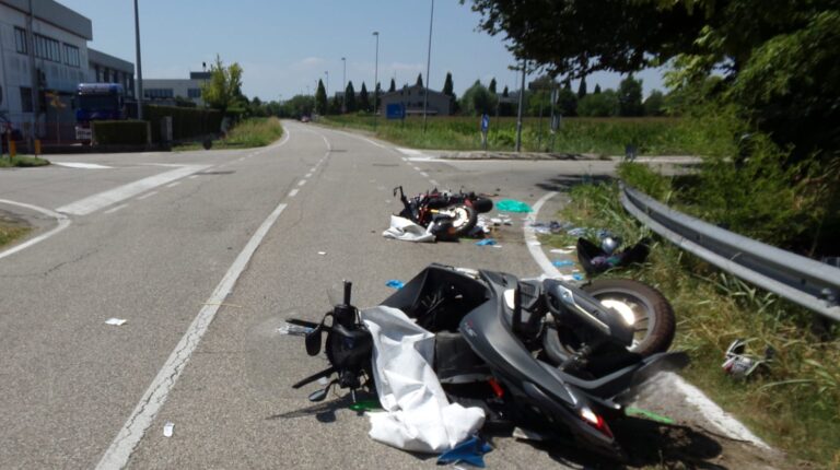 Peraga, grave incidente tra due motocicli: tre feriti al Pronto Soccorso