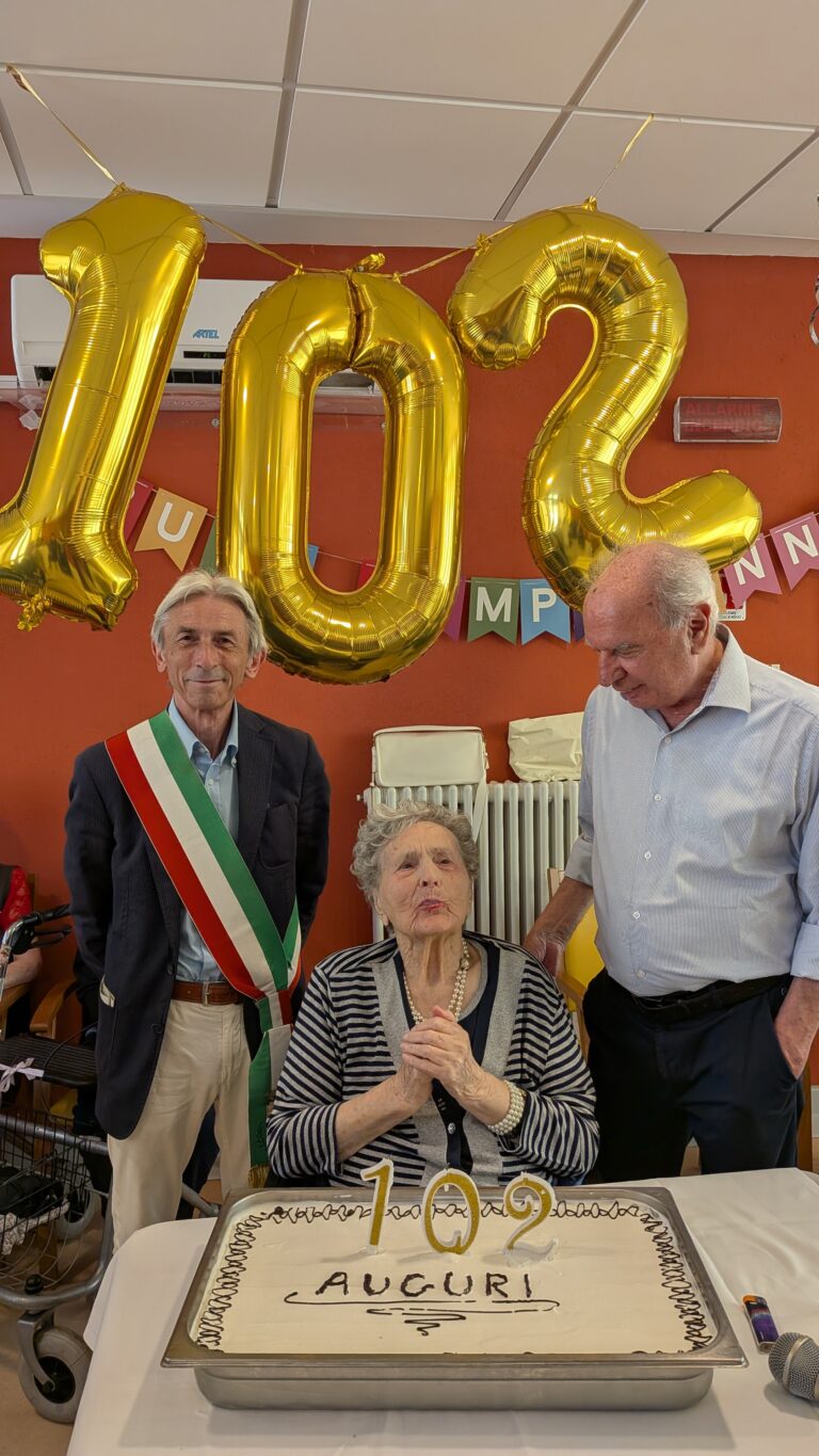 Schio, Giuseppina De Toni festeggia 102 anni: gli auguri dell’amministrazione comunale