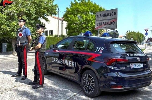 Carmignano di Brenta, chiedono soldi a una 61enne fingendo di essere senza carburante: 3 denunciati dai carabinieri
