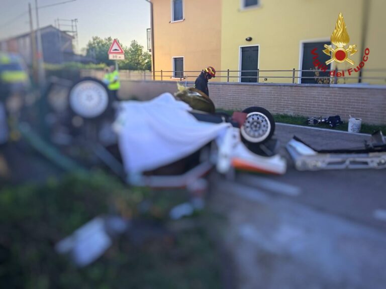 Incidente a Dolo, auto da rally si ribalta: muore un 35enne