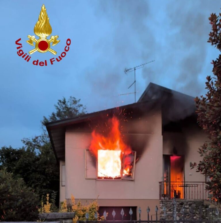 Grave incendio a Pieve di Soligo, fiamme domate a notte fonda