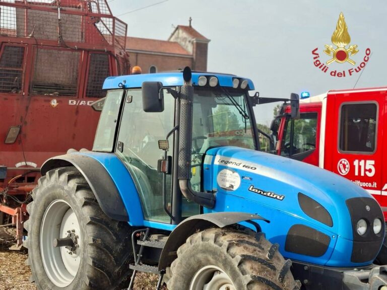 Incidente sul lavoro: incastrato nel mezzo per la raccolta delle barbabietole, muore operaio di 59 anni a Tribano