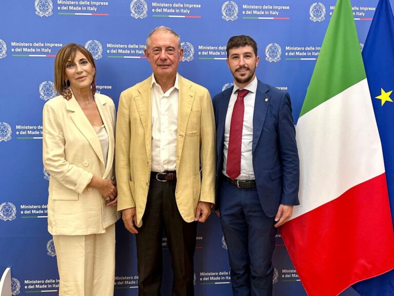 Incontro tra il ministro Adolfo Urso e Razzolini (CoReCom Veneto) per “individuare soluzioni che diano respiro al pluralismo dell’informazione”