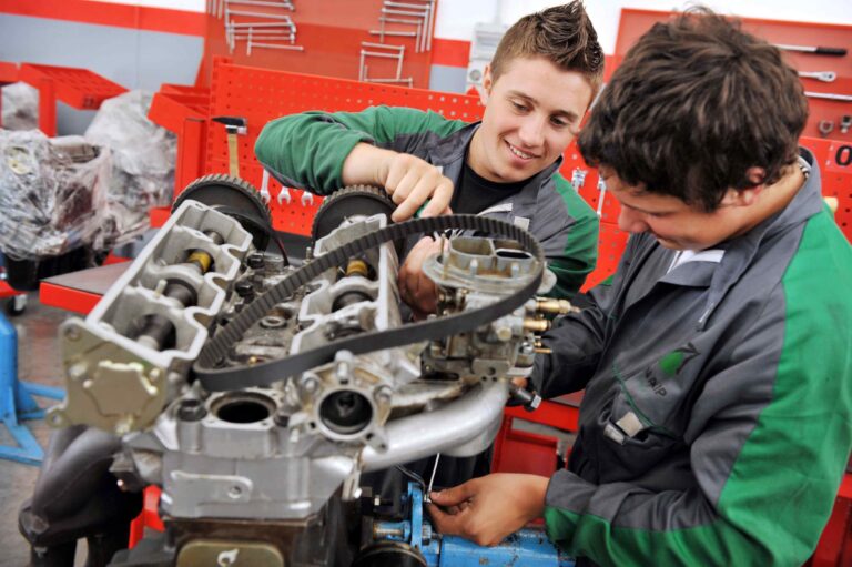 Formazione professionale, in Veneto oltre 4 mila studenti nelle scuole Enaip: iscrizioni in aumento del 10%