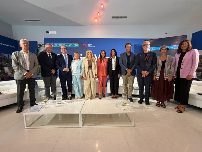 Cinema, le Regioni fanno squadra a Venezia: “Quel che manca al cinema italiano non è il talento: manca un sistema”