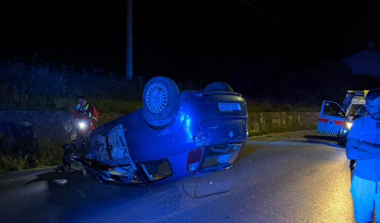 Pieve del Grappa, 15enne ruba un’auto e l’abbandona dopo l’incidente: si cercano complici
