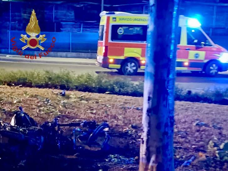 Tragedia a Cittadella: si schianta con la moto contro un albero, muore a 22 anni