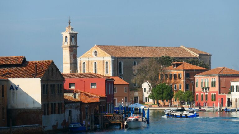 Murano, il Comune mette a bando due spazi alle ex Conterie: saranno destinati a negozi, botteghe e laboratori artigianali