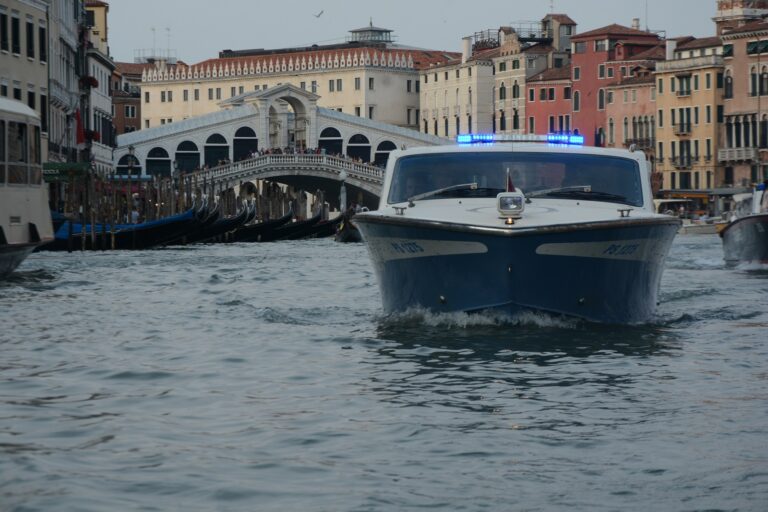 Venezia, arrestato vicino al Ponte di Rialto: aveva cocaina e oltre 3.800 euro in contanti