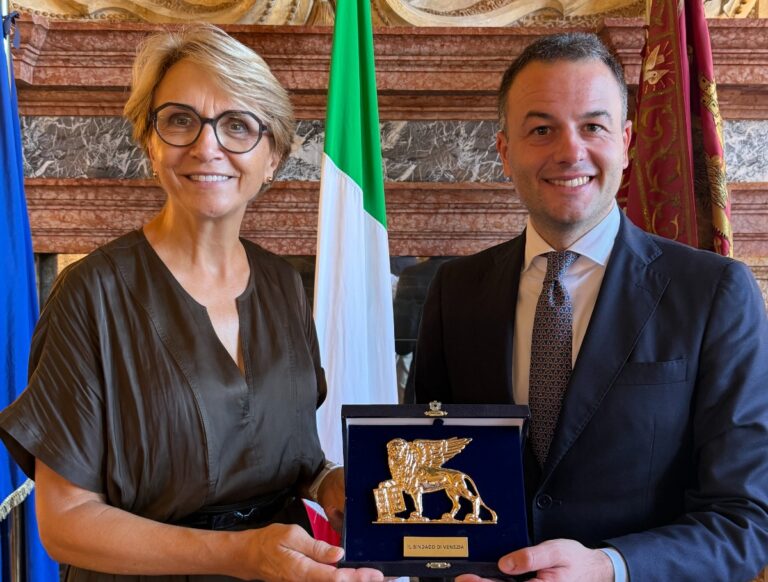 L’ambasciatrice francese Anne-Marie Descôtes in visita a Venezia, incontro con Venturini per parlare di collaborazioni future